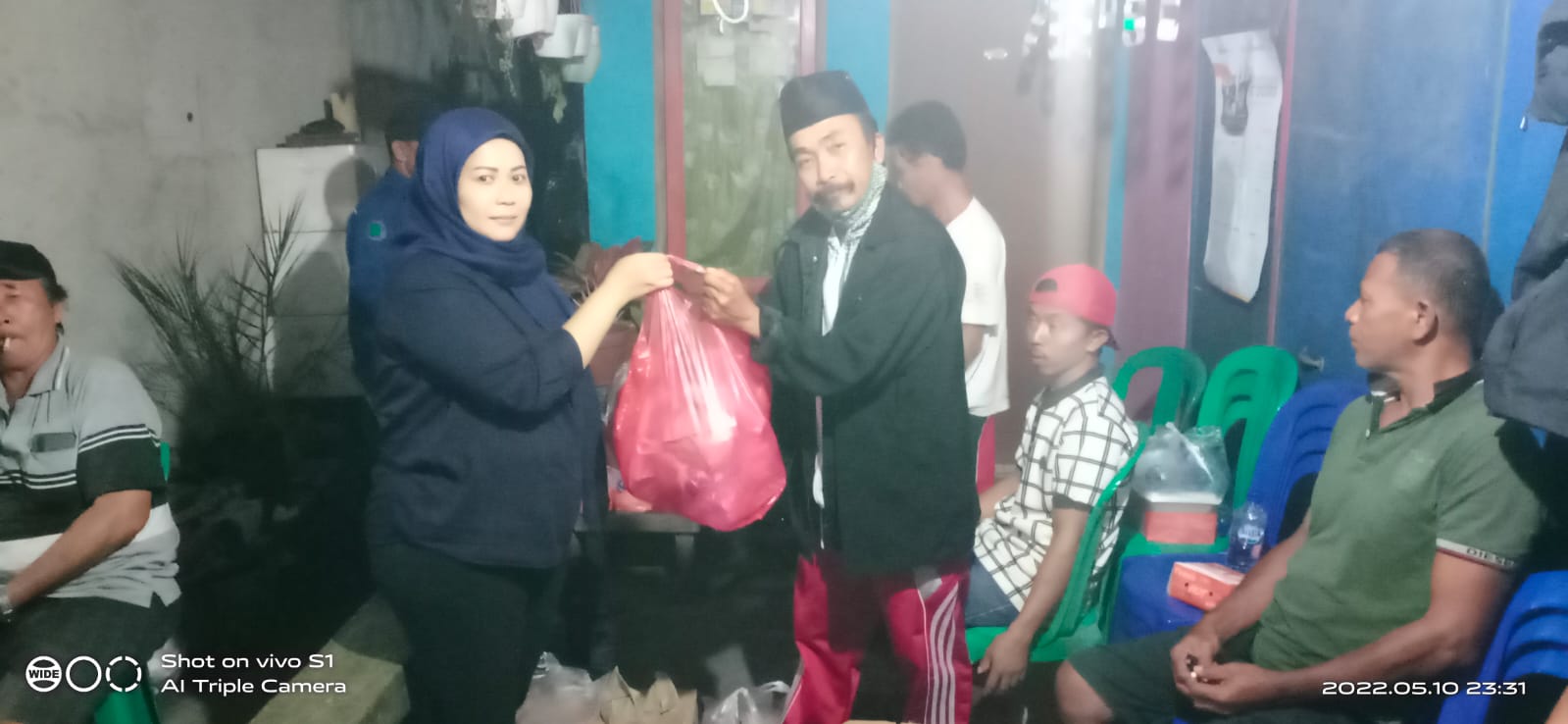 Siti Yara Berikan Bantuan Kepada Korban Banjir Di Bontang Utara