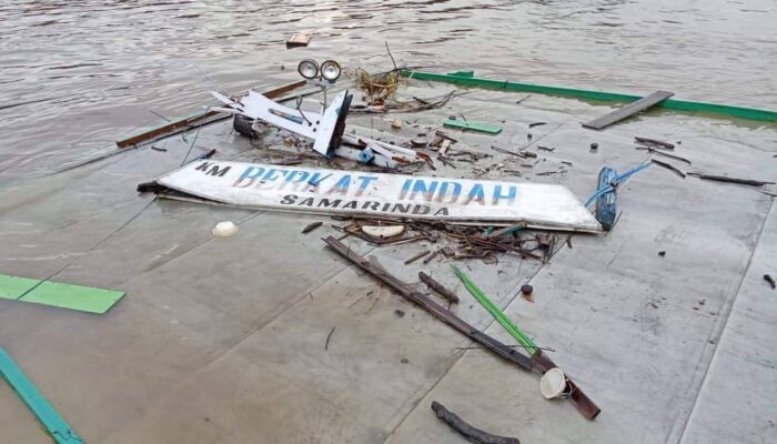 Kapal Pengangkut Bahan Tabrak Takboat Batu Bara di Perairan Muara Wis, 1 Balita Belum Ditemukan