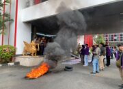 Mahasiswa Unikarta Aksi di Kantor Bupati, Pemkab Kukar: Bupati Sedang Tugas ke Jakarta