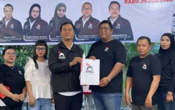 Serahkan SK Kepengurusan Samarinda Ulu, DPD PSI Samarinda Tancap Gas Mengabdi Untuk Rakyat